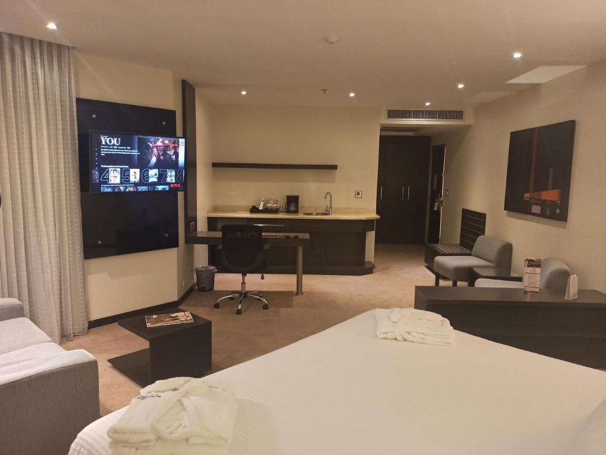 Rosa Bela Hotel & Convention Center Puerto Ordaz ภายนอก รูปภาพ
