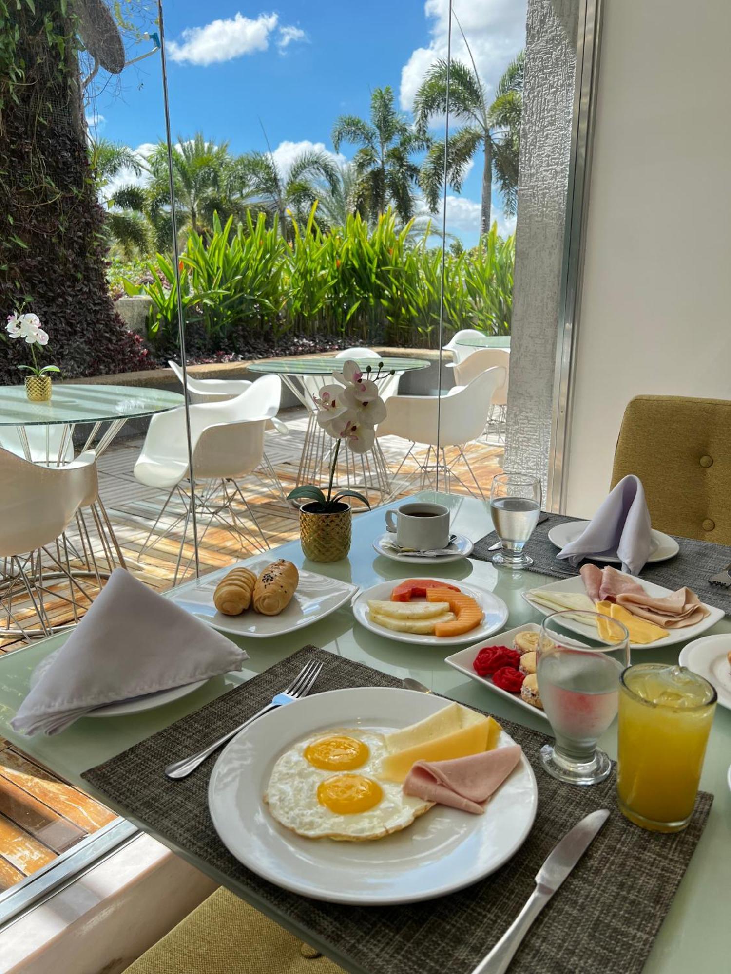 Rosa Bela Hotel & Convention Center Puerto Ordaz ภายนอก รูปภาพ